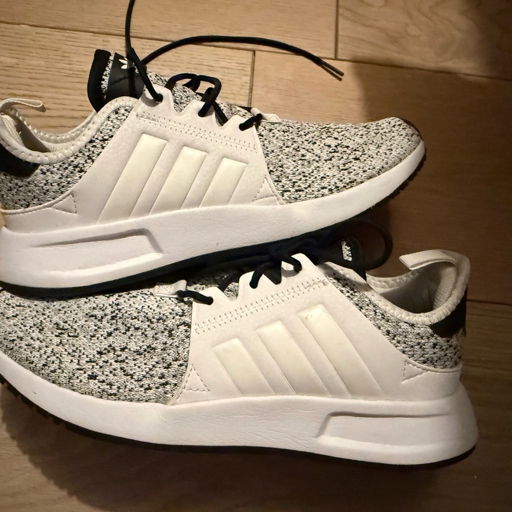 Adidas Black/White/Gray Sneakers